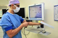 Využití standardů Systému GS1 v nemocničním zařízení - procesy a doporučené datové nosiče (čárový kód GS1-128 a 2D kód GS1 DataMatrix)