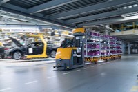 EZS 350a Jungheinrich při automatizovaném zásobování výroby